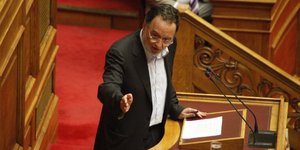 Λαφαζάνης για Στουρνάρα: «Ψάχνουν τα ΜΜΕ τους τρομοκράτες