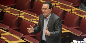 Ο Λαφαζάνης φώναζε για ασφυκτικά περιθώρια για τα νομοσχέδια