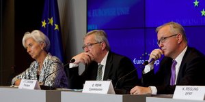 Συνδυαστική λύση στο Eurogroup για τη βιωσιμότητα του χρέους