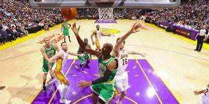 Πήραν το ντέρμπι κόντρα στους Σέλτικς οι Λέικερς [βίντεο]