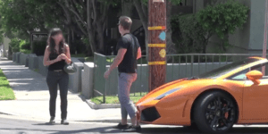 Γνωστός φαρσέρ ξαναχτυπάει: «Ρίχνει» γυναίκα χρυσοθήρα με τη βοήθεια μίας Lambor