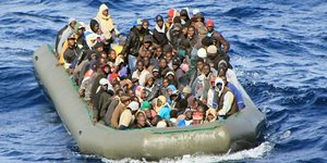 Το ιταλικό λιμενικό περισυνέλεξε πάνω από 1.000 ανθρώπους