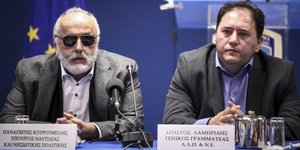 Ο Χρήστος Λαμπρίδης (δεξιά) με τον Παναγιώτη Κουρουμπλή (Φωτογραφία: EUROKINISSI/ΣΩΤΗΡΗΣ ΔΗΜΗΤΡΟΠΟΥΛΟΣ)