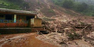 Ινδία: Φονική κατολίσθηση εξαιτίας των μουσώνων -Τουλάχιστον 150 νεκροί [εικόνες