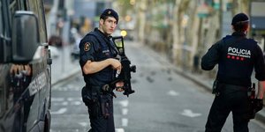 Μεγαλύτερο έλεγχο στην ενοικίαση αυτοκινήτων ζητούν οι βρετανικές αρχές μετά το μακελειό στη Βαρκελώνη/ Φωτογραφία: AP
