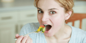 Το ελιξήριο της ομορφιάς: Αυτά είναι τα 8 μαγικά λαχανικά που θα σας κάνουν να λ