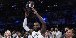 AP Photo/Chris Pizzello