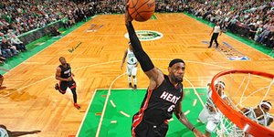 Το εντυπωσιακό κάρφωμα του Τζέιμς κόντρα στους Σέλτικς [βίντεο]