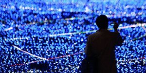 Από το σωματίδιο του θεού στα... μπλε λαμπάκια LED – Ο λόγος που το Νόμπελ φυσικής δόθηκε σε τρεις «οικολόγους» επιστήμονες