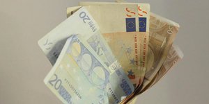 Μεγάλη ποσότητα μετρητών εκτός τραπεζικού συστήματος/ Φωτογραφία: EUROKINISSI- ΓΙΩΡΓΟΣ ΚΟΝΤΑΡΙΝΗΣ
