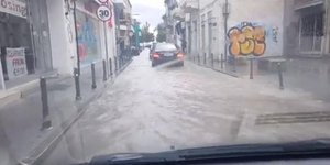 Σε ποτάμια έχουν μετατραπεί οι δρόμοι της Λεμεσού. Φωτογραφία: Facebook