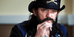 Δε «μασάει» ο Lemmy: Αγνοεί τις συμβουλές των γιατρών και συνεχίζει ακάθεκτος