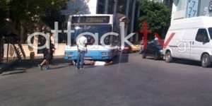 Εξαθλιωμένος μετανάστης έπεσε στις ρόδες λεωφορείο εκλιπαρώντας για φαγητό