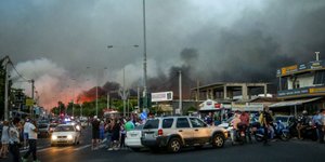 Αποκατάσταση των φαναριών στη λεωφόρο Μαραθώνος από την Περιφέρεια Αττικής/ Φωτογραφία intime news