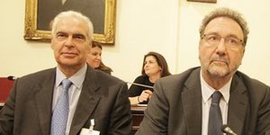 Αριστερά ο νέος πρόεδρος του ΤΑΙΠΕΔ Αντώνης Λεούσης -Δεξιά ο τέως πρόεδρος Σ. Πιτσιόρλας