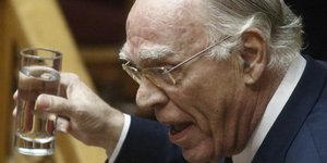 Ενωση Κεντρώων: Η ομιλία Μητσοτάκη θύμισε άλλες στο Σύνταγμα