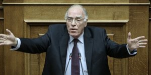 Ο Βασίλης Λεβέντης στο βήμα της Βουλής -Φωτογραφία: George Vitsaras / SOOC
