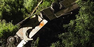 Τραγωδία στην Ιταλία - 37 άτομα από πτώση λεωφορείου σε χαράδρα