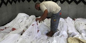 Συμπλοκές στην Αίγυπτο με 15 νεκρούς – Οι περισσότεροι κάηκαν ζωντανοί