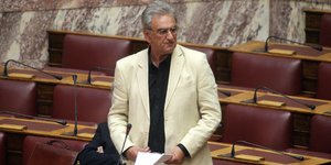 Στα χαρακώματα ΠΑΣΟΚ – ΔΗΜΑΡ για πολιτικές και ηθικές αξίες