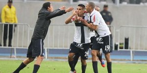 Εκπληκτικό γκολ με σουτ «κεραυνό» από απόσταση [βίντεο]