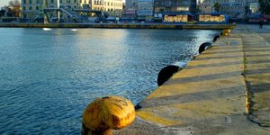 Βρέθηκε νεκρός στο λιμάνι του Πειραιά με μία σφαίρα στο κεφάλι