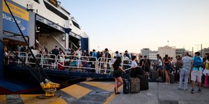 Κύμα φυγής από τα λιμάνια. Σε πλήρη εξέλιξη οι καλοκαιρινές άδεις 