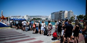 Αυξημένη η κίνηση στα λιμάνια (Φωτογραφία αρχείου: EUROKINISSI/ ΣΤΕΛΙΟΣ ΜΙΣΙΝΑΣ)
