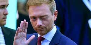 O ηγέτης του FDP είναι το επικρατέστερο όνομα μέχρι στιγμής για τη θέση του ΥΠΟΙΚ (Φωτογραφίες: ASSOCIATED PRESS)