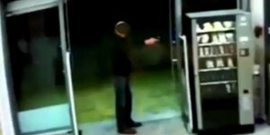 Βίντεο-ντοκουμέντο: Η στιγμή που μπουκάρουν οι ληστές στο πολυκατάστημα στην Ηλιούπολη