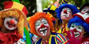 Οι ληστές ντύθηκαν μασκαράδες και μπούκαραν στο σπίτι