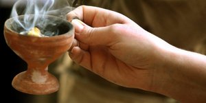 Ποια πανέμορφη Ελληνίδα λιβανίζει συχνά στο σπίτι της και δηλώνει «τυχερή» που ε