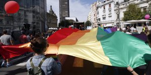 «Μπλόκο» στις εκδηλώσεις της ΛΟΑΤ κοινότητας στην Αγκυρα (Φωτογραφία: AP/ Darko Vojinovic)