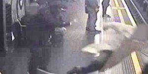 Εικόνα απο το βίντεο στο μετρό του Λονδίνου.