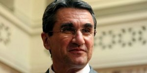 Μετά την ψήφιση των μέτρων οι επόμενες κινήσεις Λοβέρδου