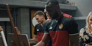 Εφιαλτική η μασκότ που ζωγράφισε ο Λουκάκου