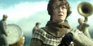 Kona fer í stríð / Woman at War