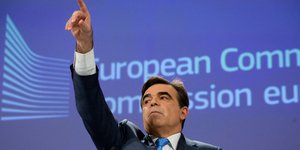 Ο επικεφαλής των εκπροσώπων της ΚομισιόνΜαργαρίτης Σχοινάς (Φωτογραφία: ΑΡ)