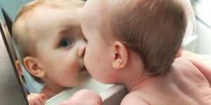 Το παγωτό είναι κρύο & στον καθρέφτη βλέπεις τον εαυτό σου -Απολαυστικό βίντεο μ