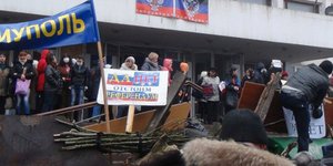 Σκηνές χάους και στη Μαριούπολη -Καταγγελίες για επίθεση ουκρανικού στρατού με δ