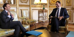 Ο πρόεδρος της Γαλλίας Εμανουέλ Μακρόν και ο νέος υπουργός Εσωτερικών