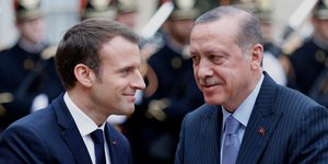 Εμανουέλ Μακρόν και Ρετζέπ Ταγίπ Ερντογάν. Φωτογραφία: AP