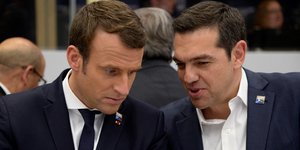 Ο συμβολισμός της επίσκεψης Μακρόν στην Αθήνα / Φωτογραφία (Thierry Charlier/Pool Photo via AP)