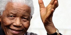 Χάνει τη διάυγεια του ο Νέλσον Μαντέλα - Πάσχει από λοίμωξη στους πνεύμονες