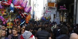 εορταστικό ωράριο/Φωτογραφία: Eurokinissi