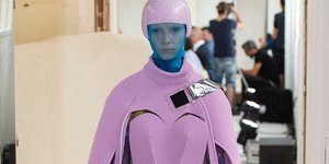 Moντέλο στην επίδειξη του οίκου Maison Margiela/Φωτογραφία Splash