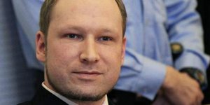 Ο μακελάρης του Οσλο επιμένει πως έχει σώας τα φρένας- Για παρανοϊκή σχιζοφρένει