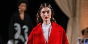 Ένα μοντέλο στο runway/ Φωτογραφία: Shutterstock 