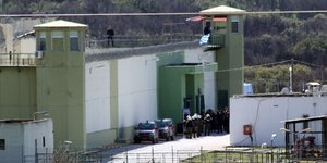 Αλληλλοκαρφώματα σωφρονιστικών υπαλλήλων με έγγραφα και φωτογραφίες για τον θάνα