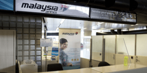 Καταστρέφεται η Malaysia Airlines: Επιστρέφει τα χρήματα σε επιβάτες που ακυρώνο